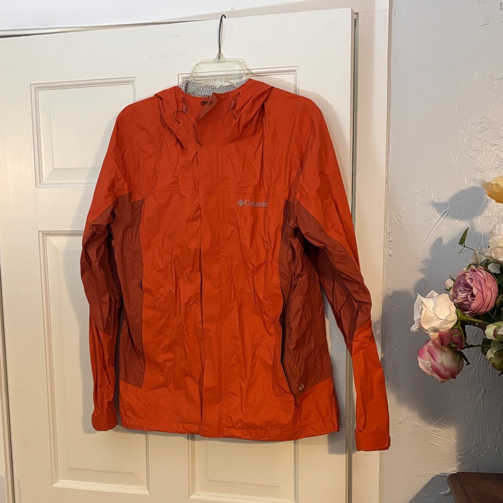 Columbia Women's Vibrant Orange  Raincoat